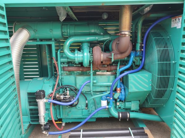 Cummins kW Generator x