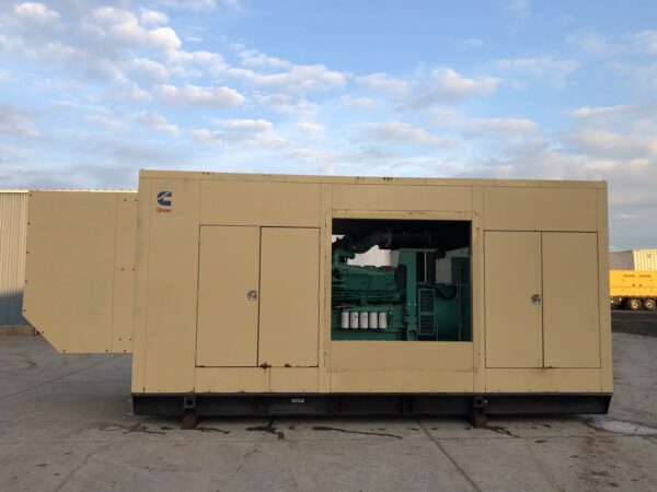 Cummins KTA50-G3 Generator Set (1) Cummins KTA50-G3 Generator Set (1)