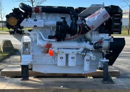 CAT C18 Marine Propulsion Engine (1) CAT C18 Marine Propulsion Engine (1)