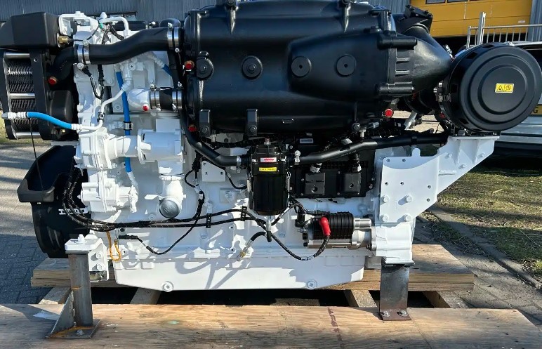 CAT C Marine Propulsion Engine